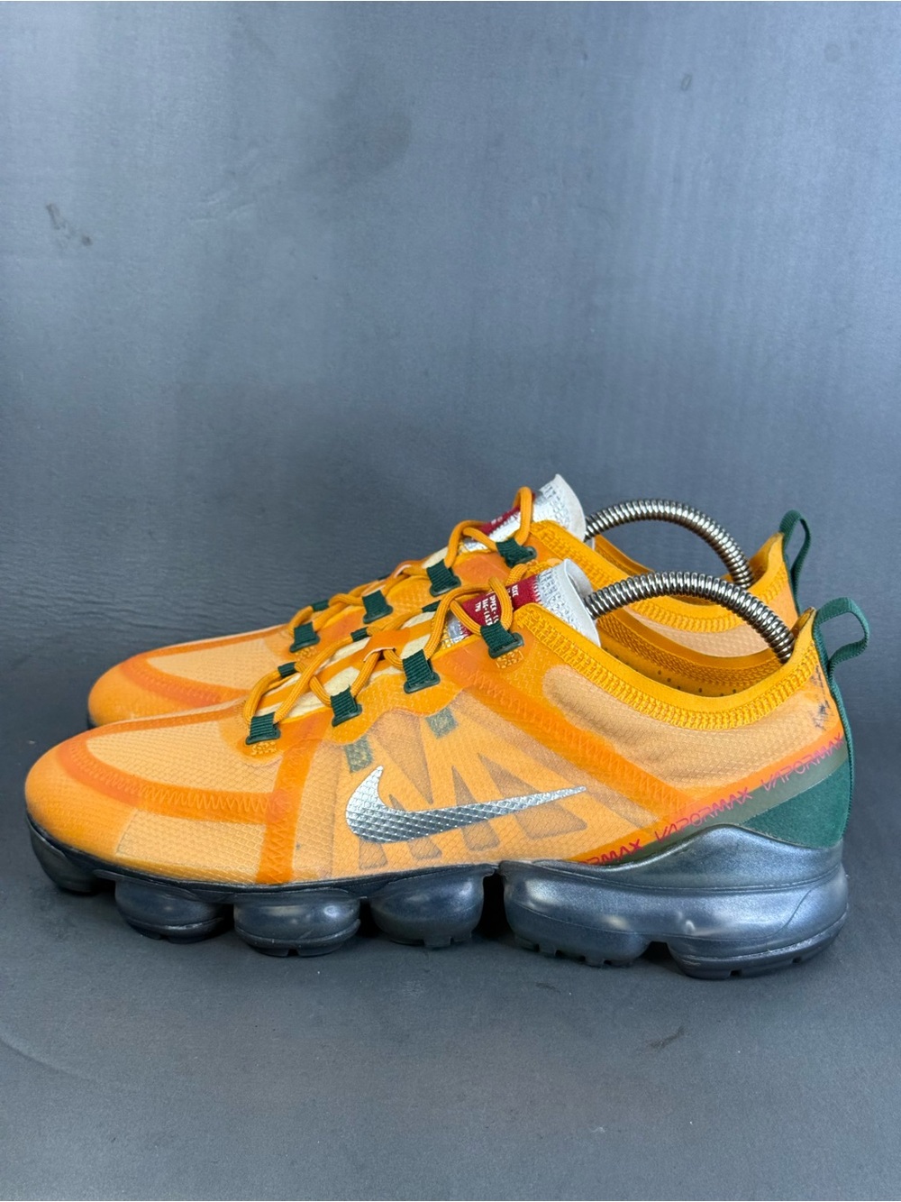 Nike Air VaporMax 2019 'Canyon Gold' athletic sneaker shoes men’s size 10